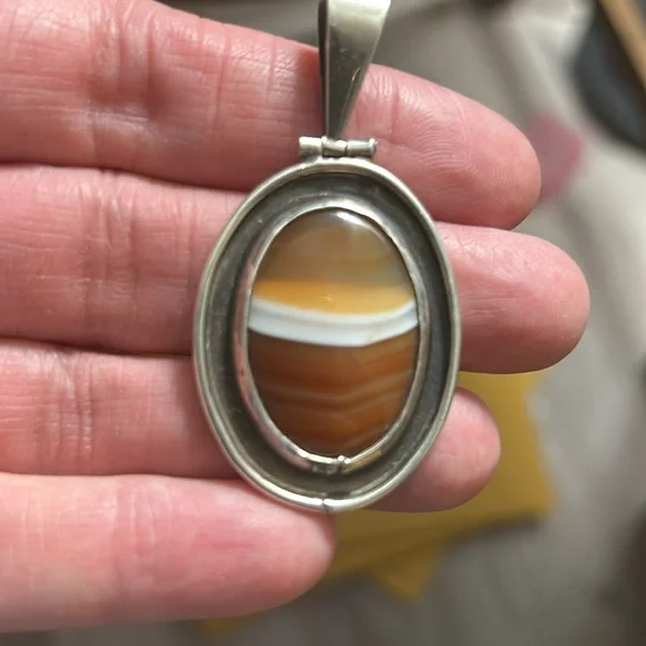 Beautiful Sterling Agate Pendant - Picture 3 of 3